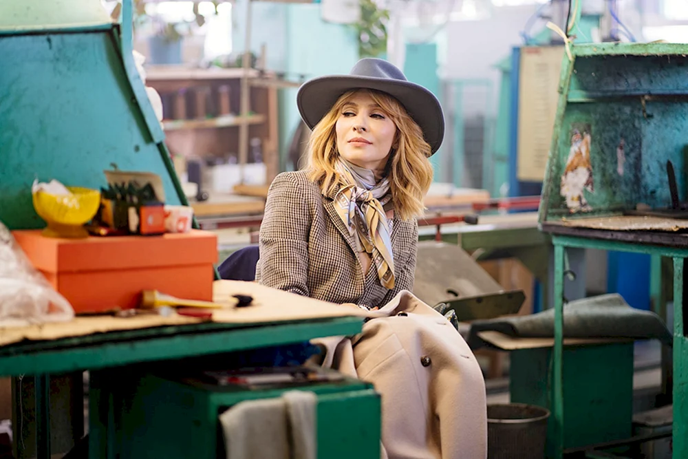 Elena Podkaminskaya in Die Frau des Oligarchen TV-Serie Staffel 1