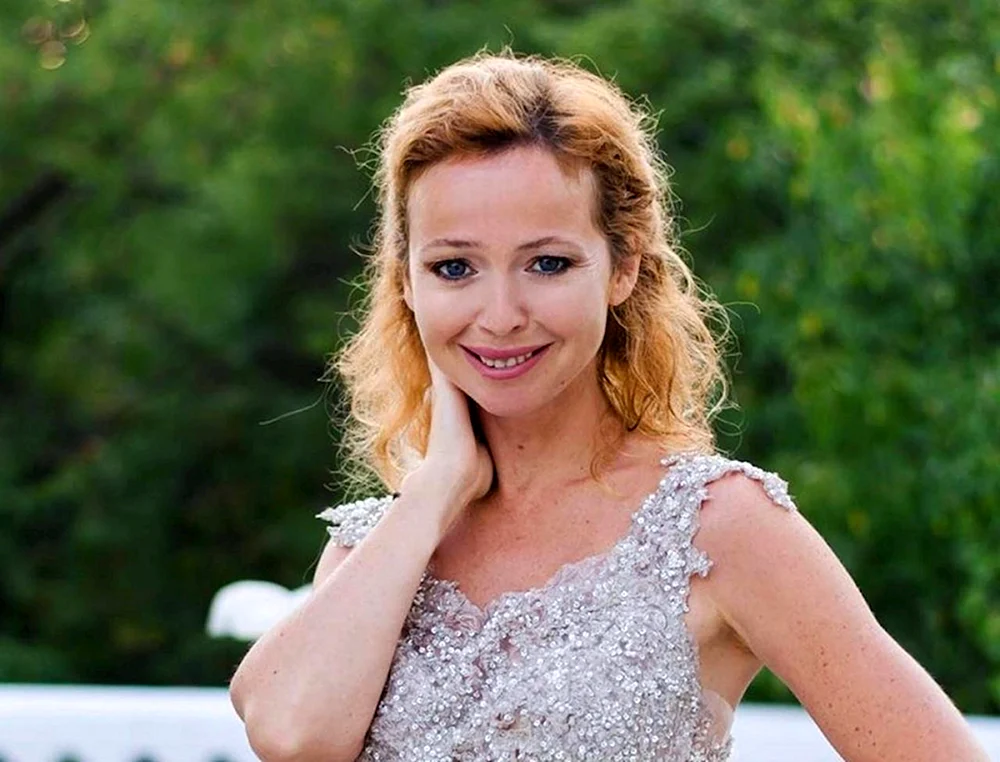 Elena Zakharova Kadetstvo