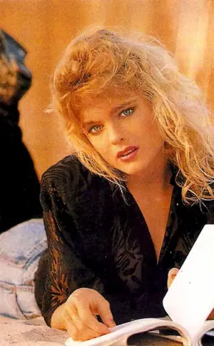 Erika Eleniak