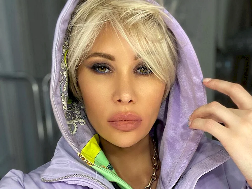Elina Haus 2