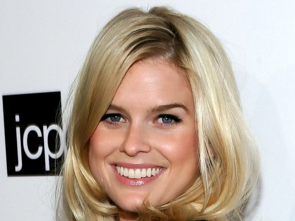 Elyse Sofia Eve