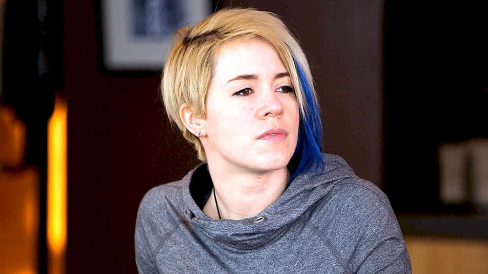 Alice Wetterlund slicker