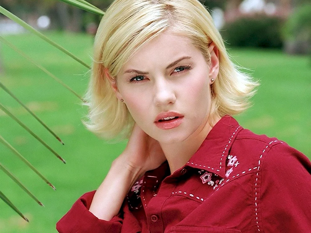 Elisha Cuthbert 18