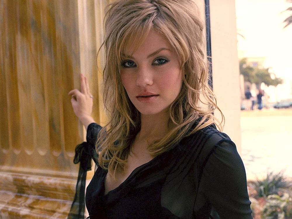 Anna Jimskaia Film Lorosha. Cuthbert