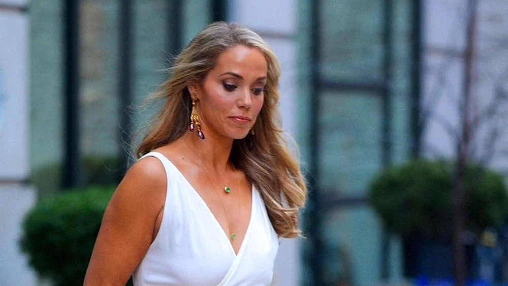Elizabeth Berkley 1995