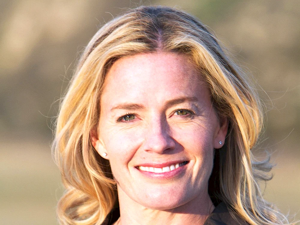 Elisabeth Shue 2022