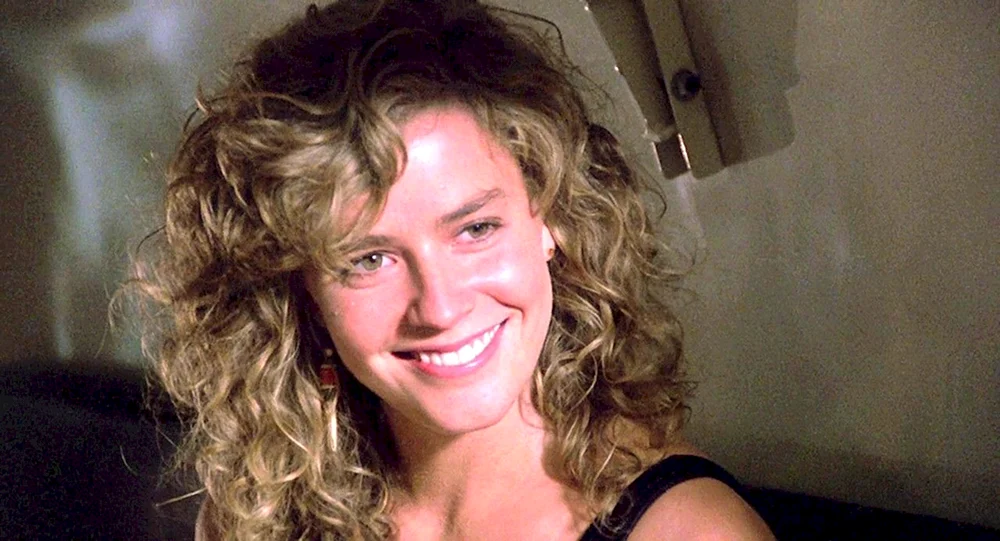 Elisabeth Shue 2000