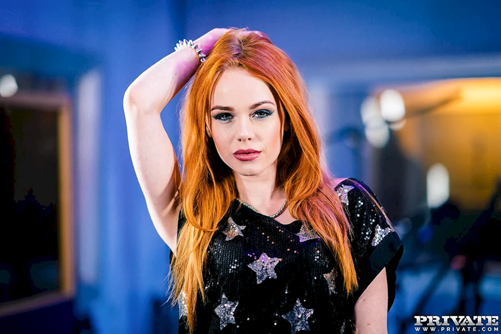 Ella Hughes 2012
