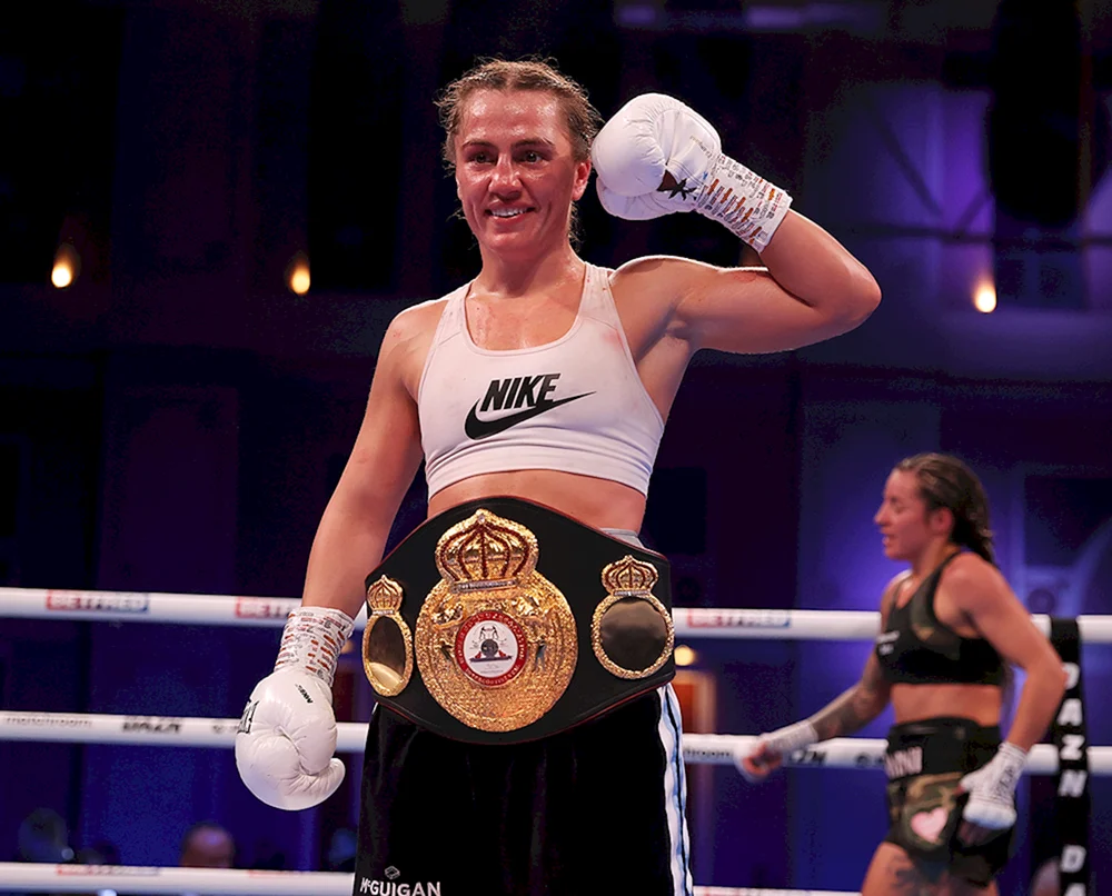 Ellie Scotney Boxen