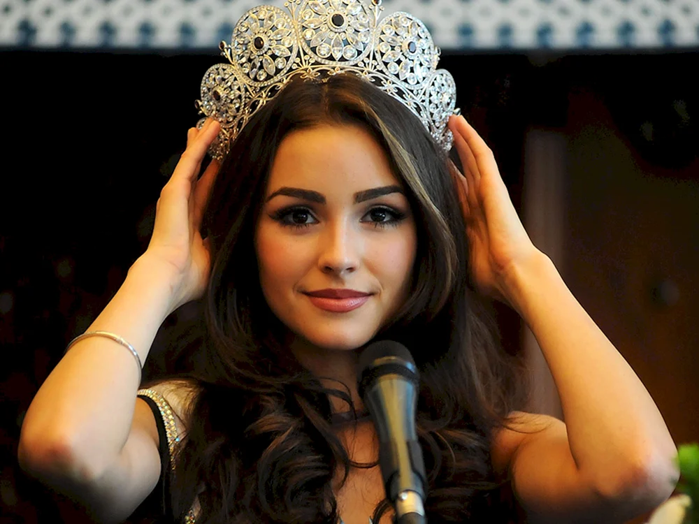 Elmira Abdrazakova bei Miss Universe