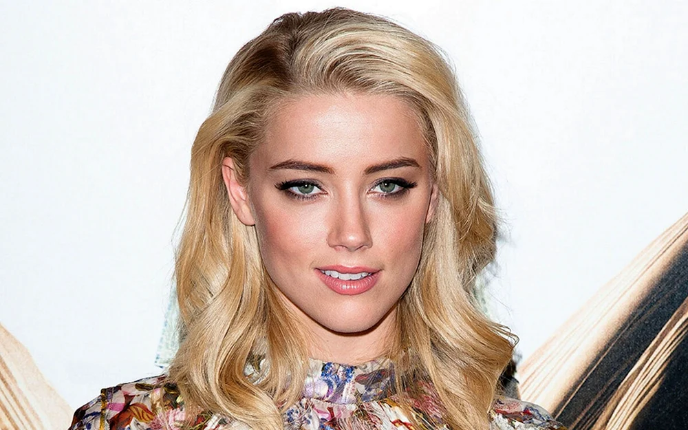 Amber Heard. Hird 2021