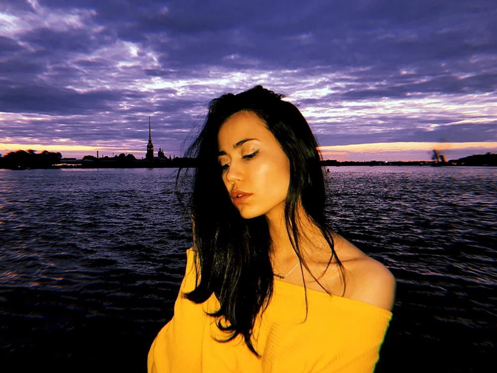 Alina Mkrtchyan Mozee Montana