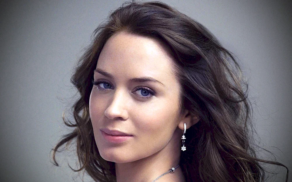 Emily Blunt photo