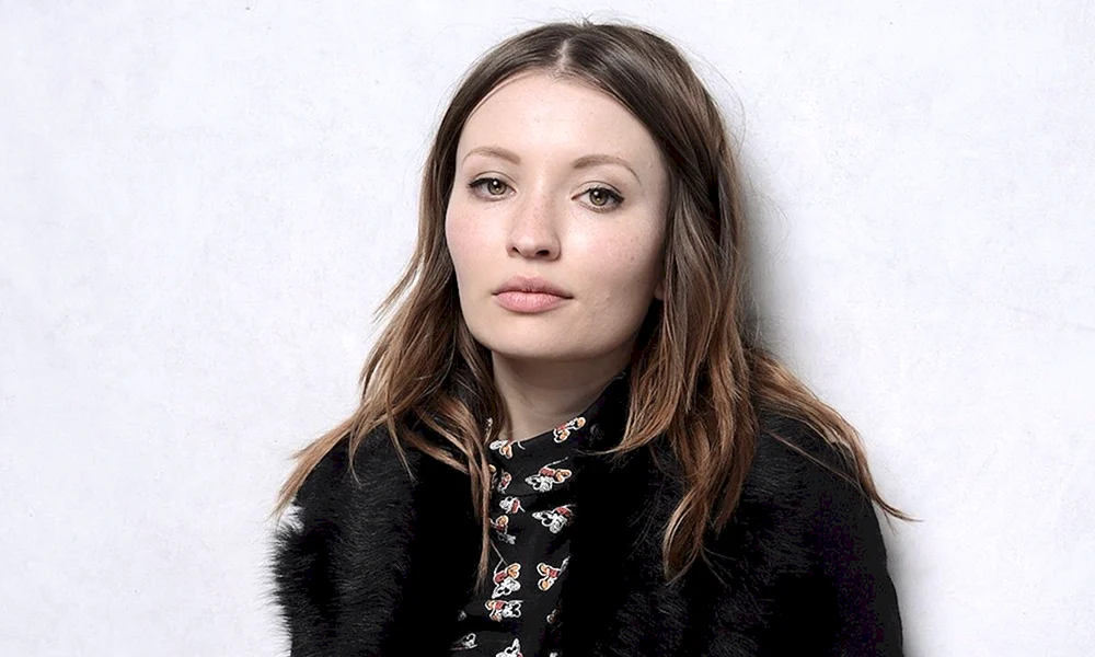 Emily Browning 2020
