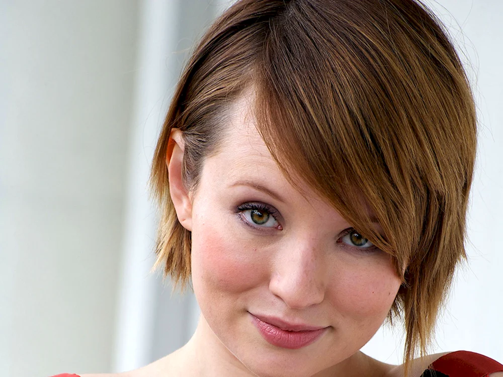 Emily Browning foto