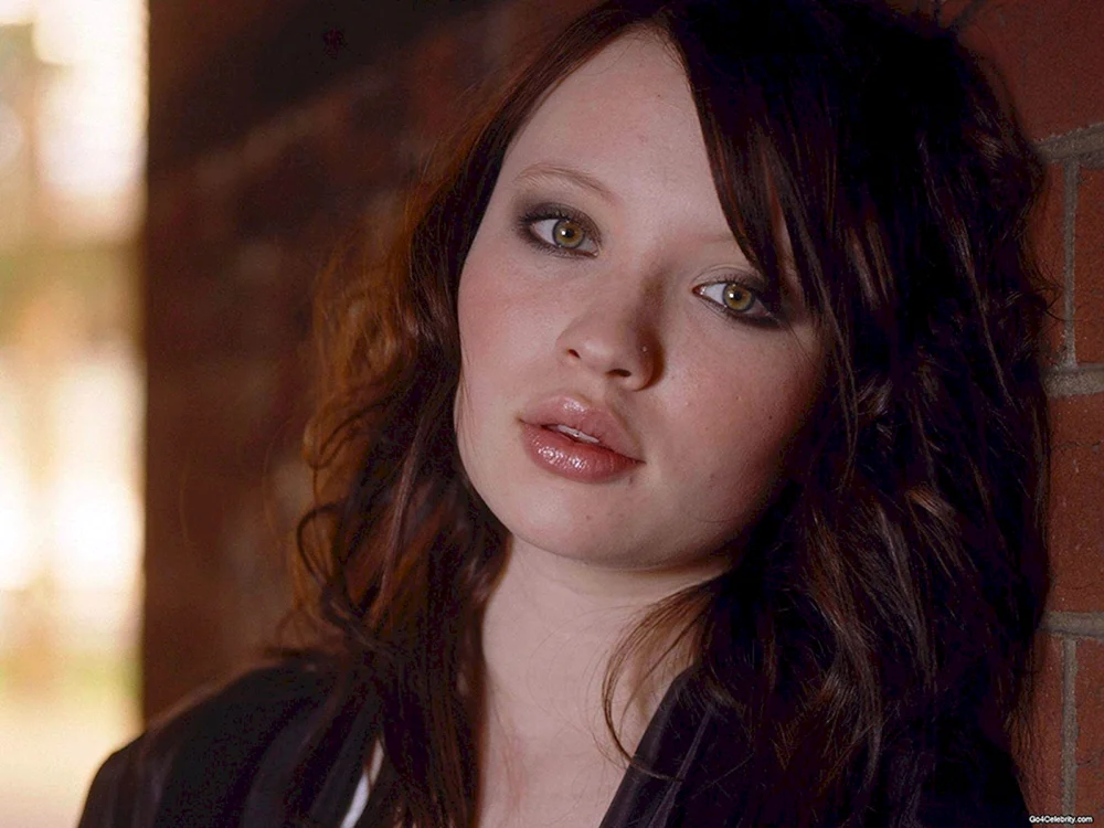 Emily Browning foto