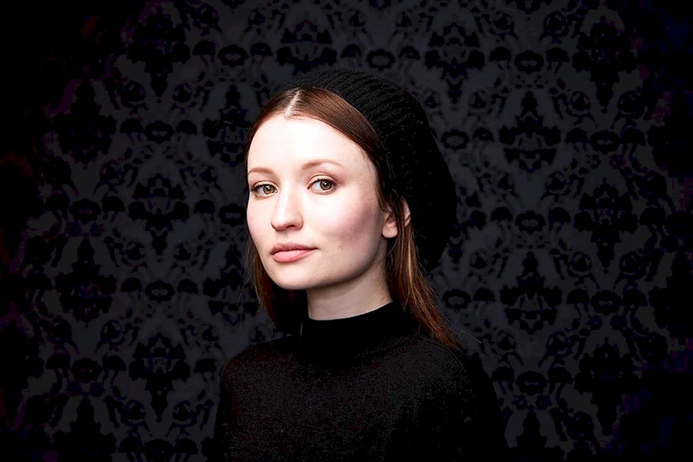 Emily Browning Fotos