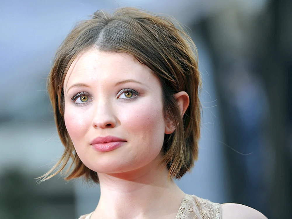Emily Browning 2019