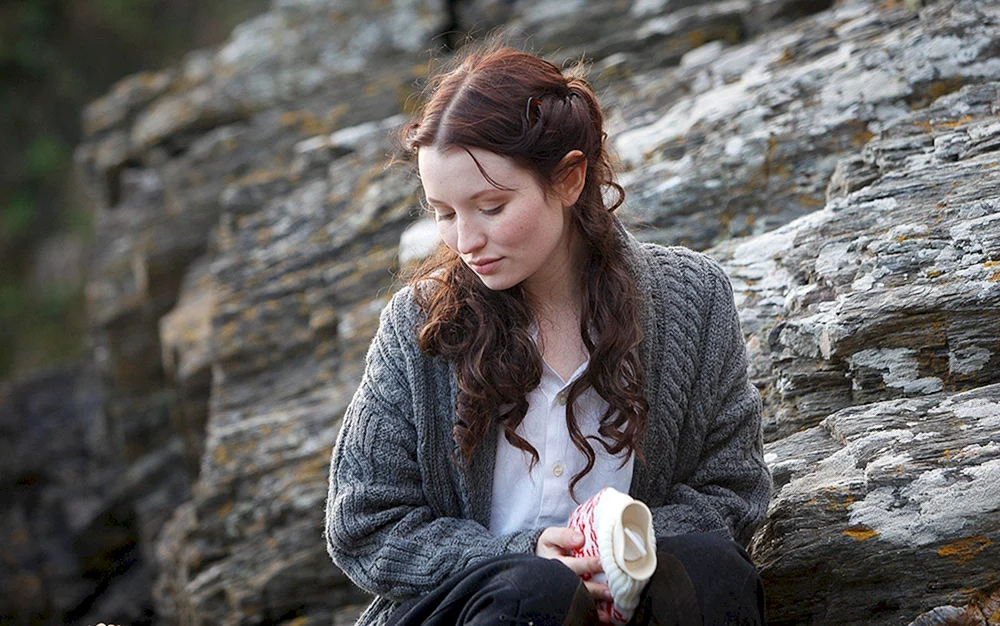 Emily Browning 2022