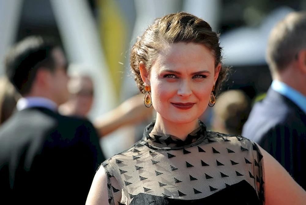 Emily Deschanel 2022