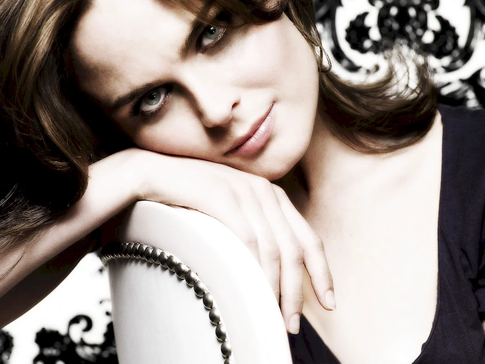 Emily. Deschanel 2024