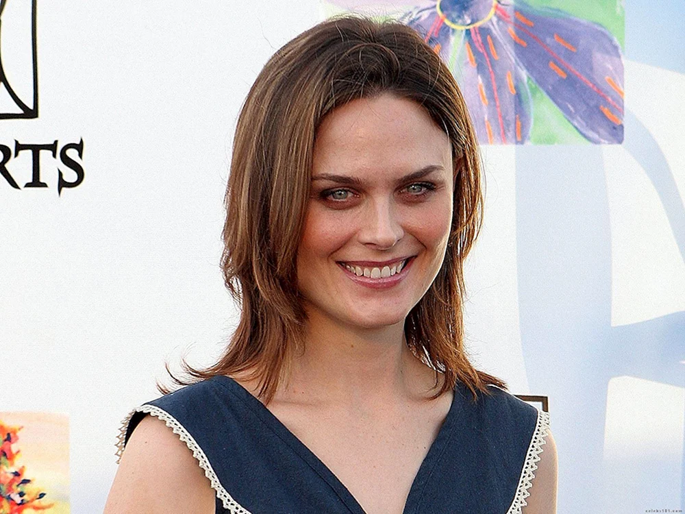 Emily Deschanel Knochen