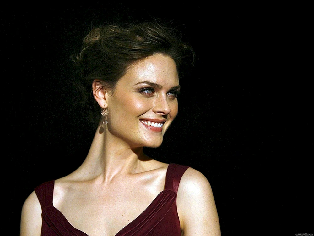 Emily Deschanel 2022