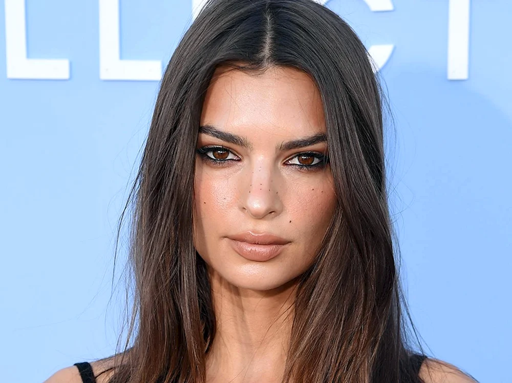 Emily Ratajkowski