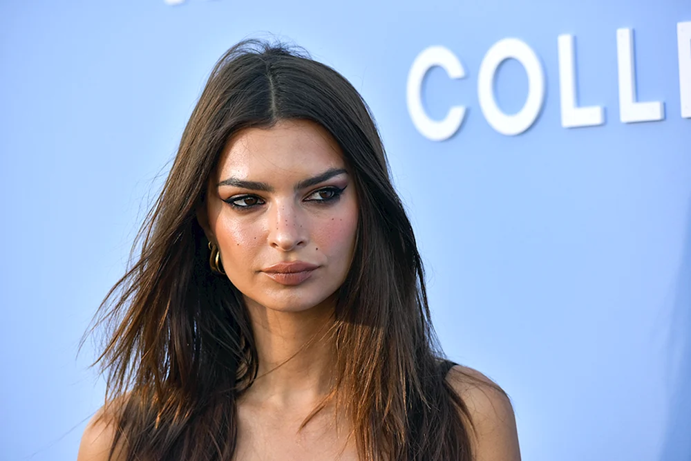 Emily Ratajkowski