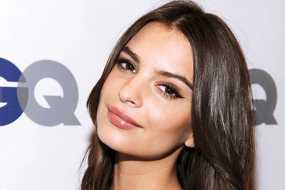 Emily Ratajkowski