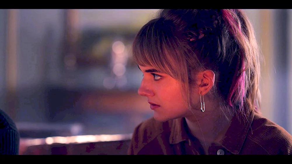 Emilia Jones Schlüsselschlösser