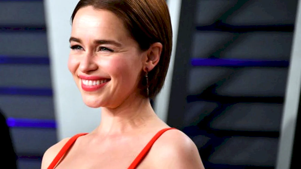 Lily Collins mit Kurzhaarschnitt
