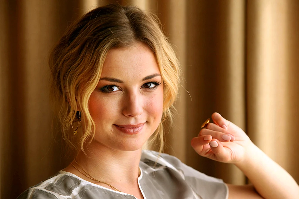 VANCAMP Emily VANCAMP