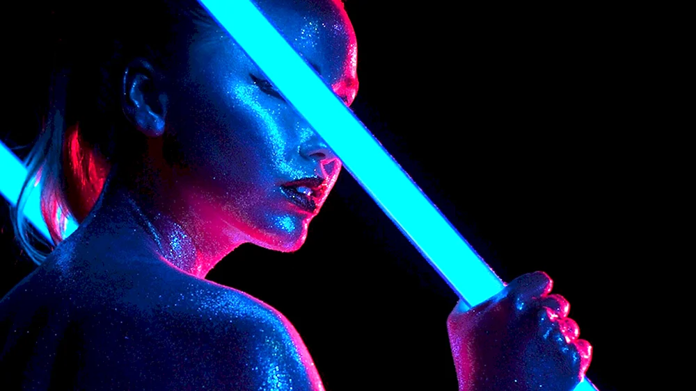 Emma Hewitt Serge Devant