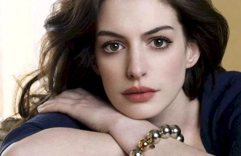 Anne Hathaway