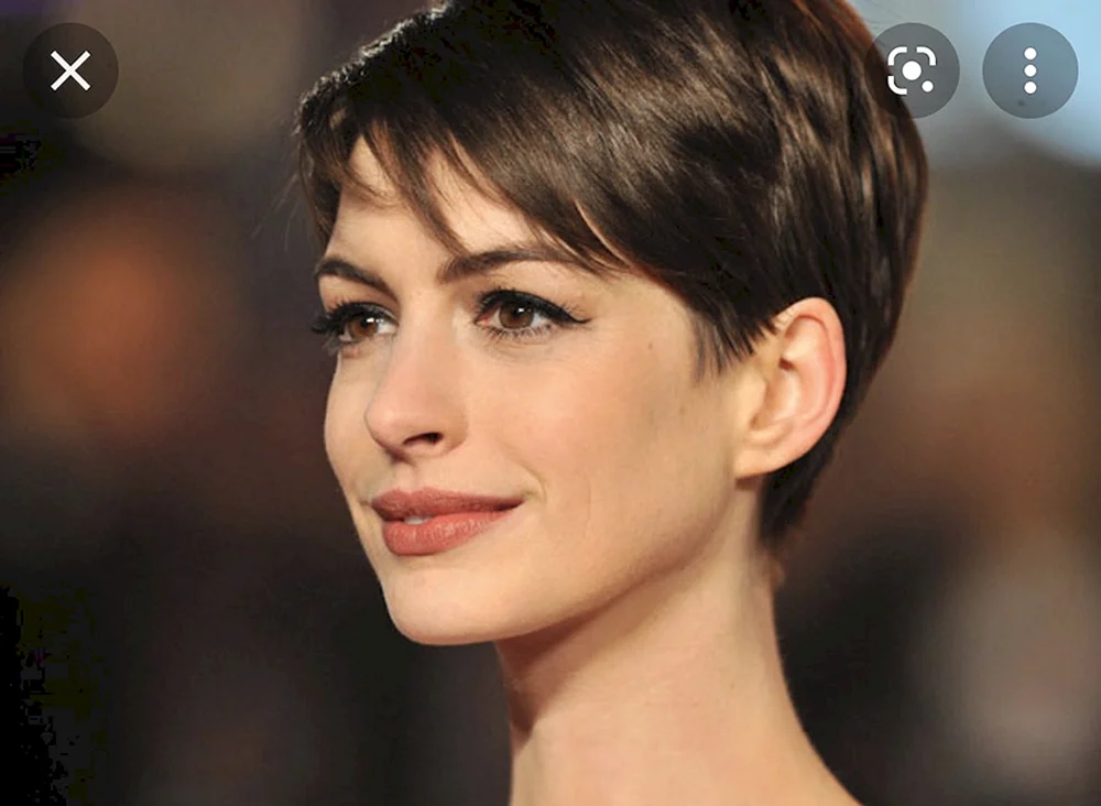 Anne Hathaway Pixie Haarschnitt