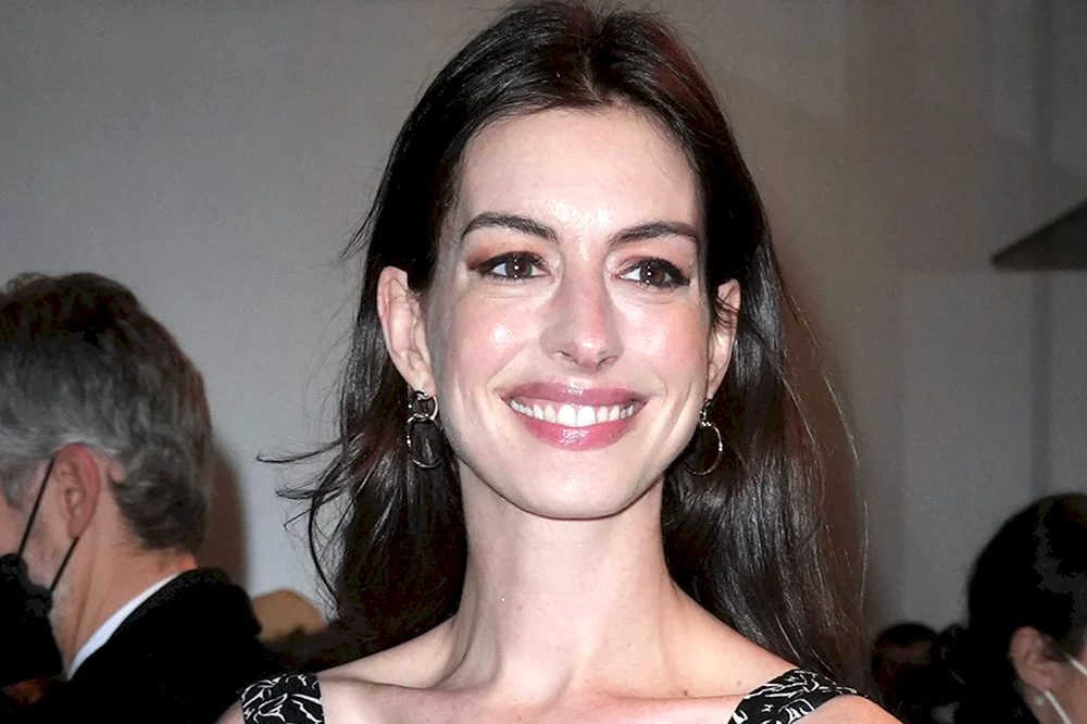 Anne Hathaway Zähne vor und nach