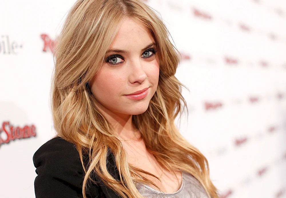 Ashley Benson Foto