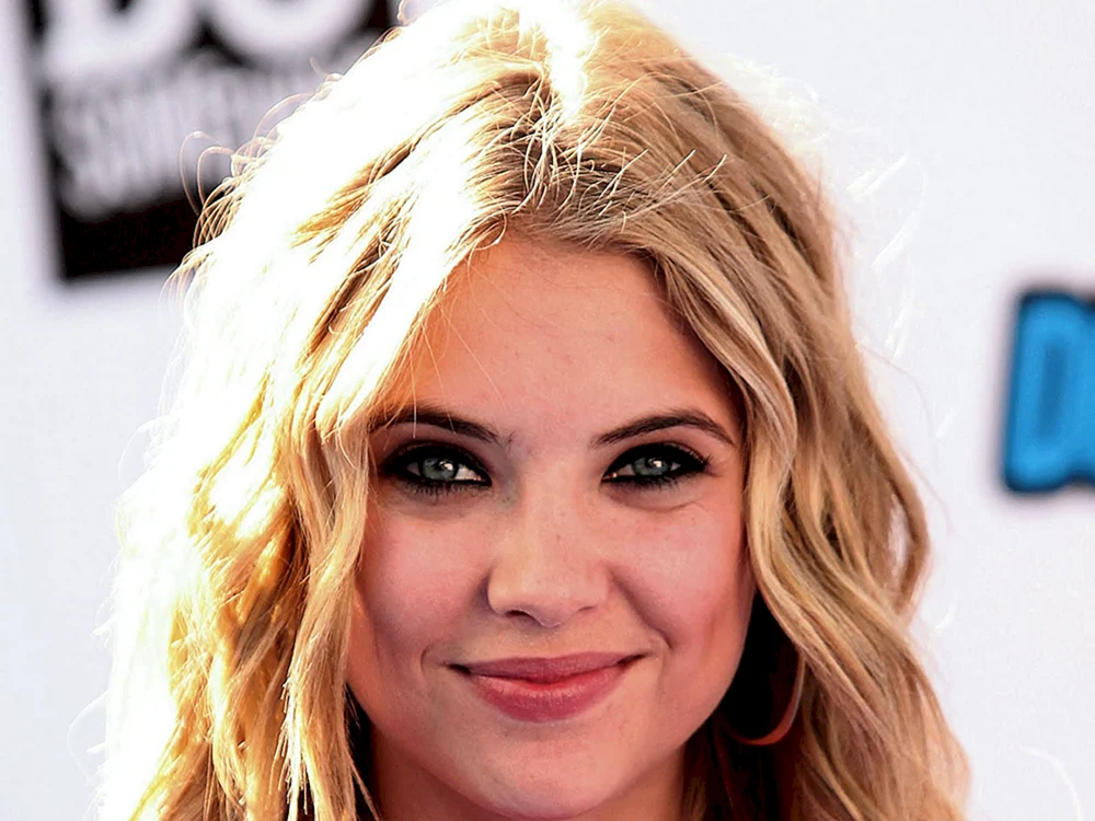 Ashley Benson Foto