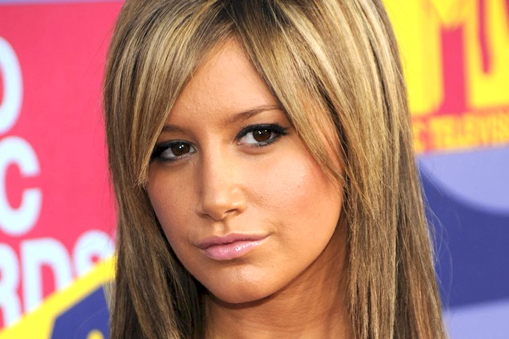 Ashley Tisdale mit Pony