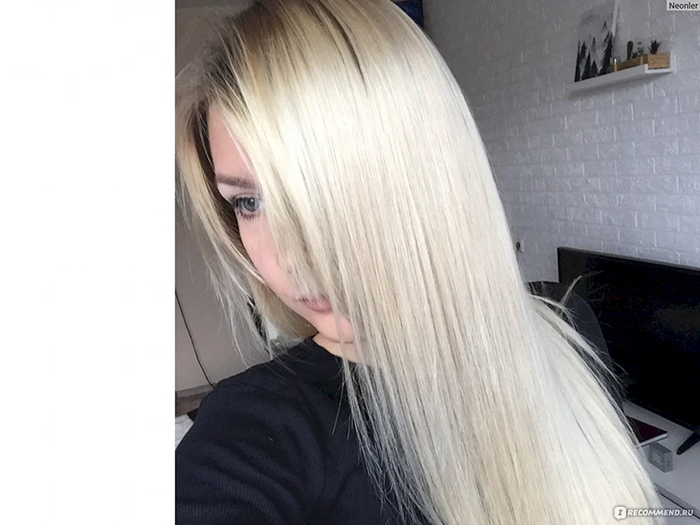 Estel tönendes Blond