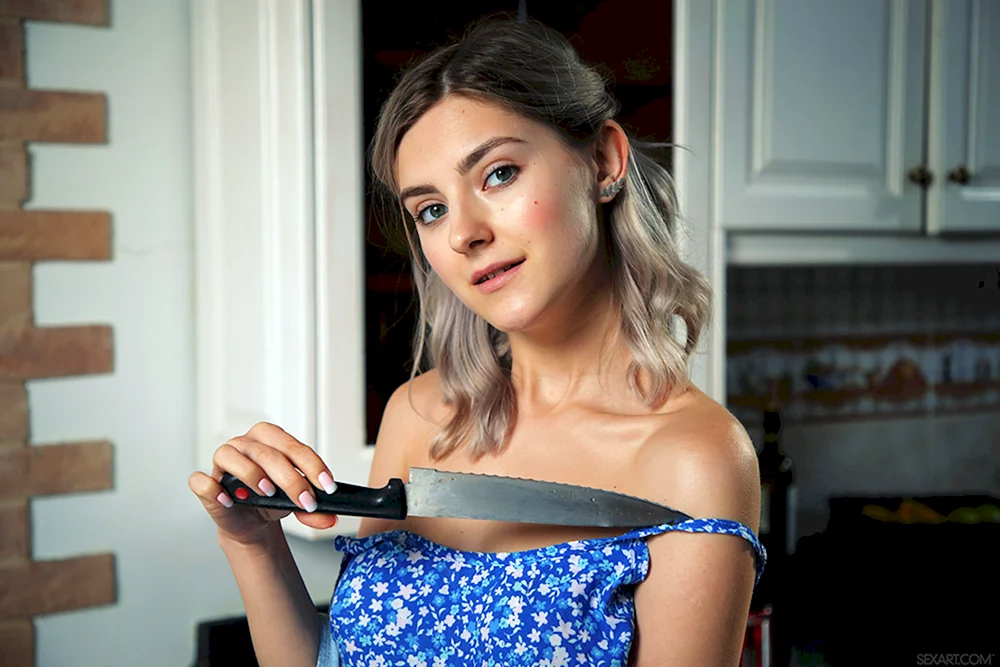 Eva Elfie 18