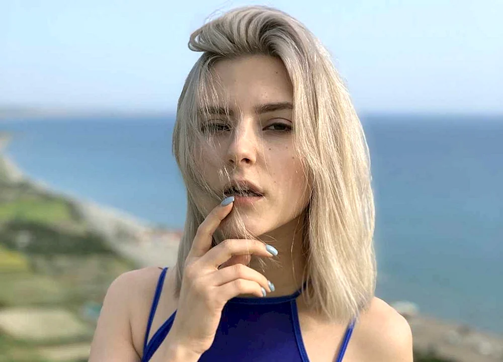 Yulia Romanova Elfie