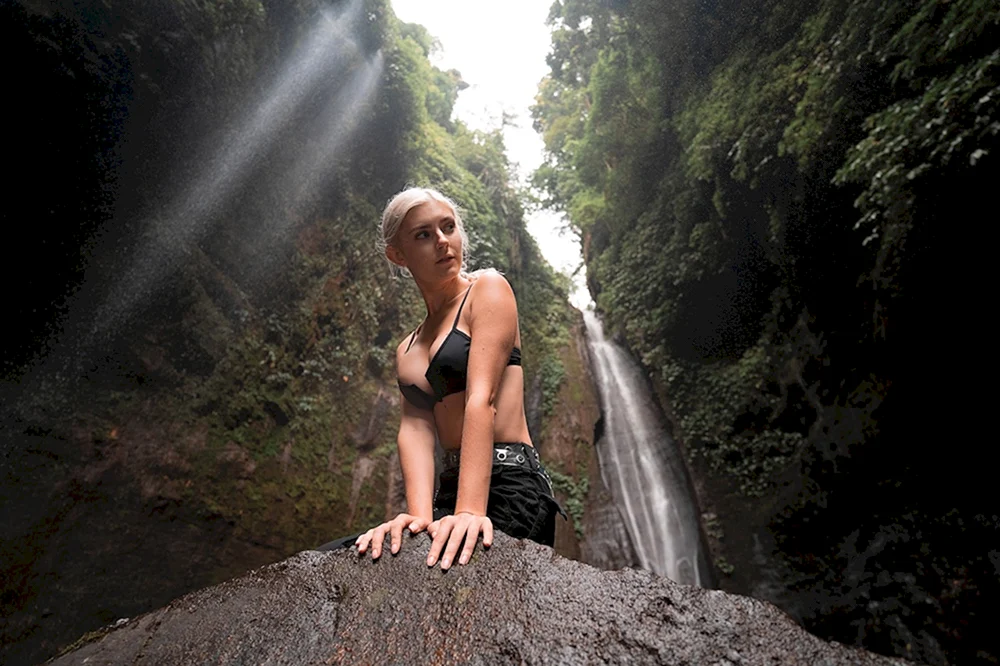 Yulia Eva Elfie