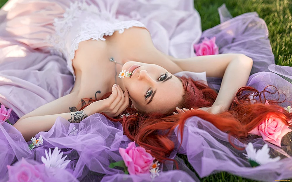 Yulia Romanova eva Elfie