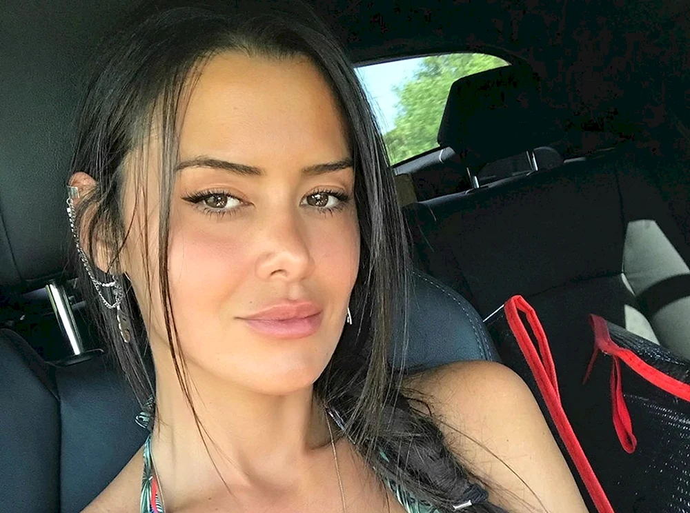 Eva Padlock 2023