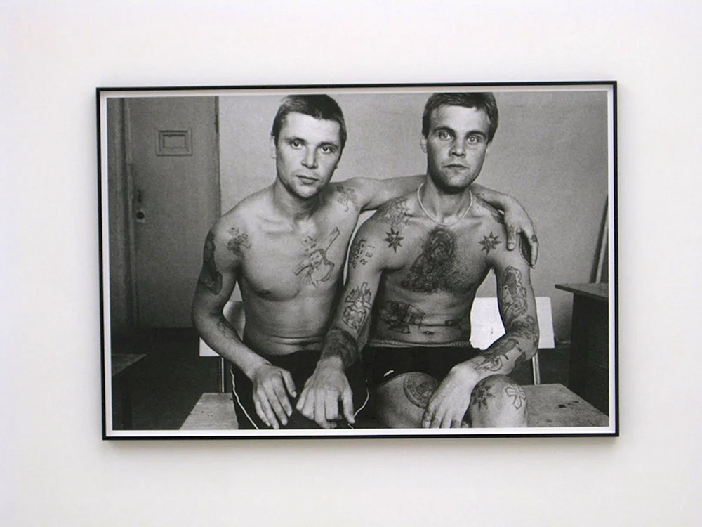 Evgeny Lukin leugnet Tattoos