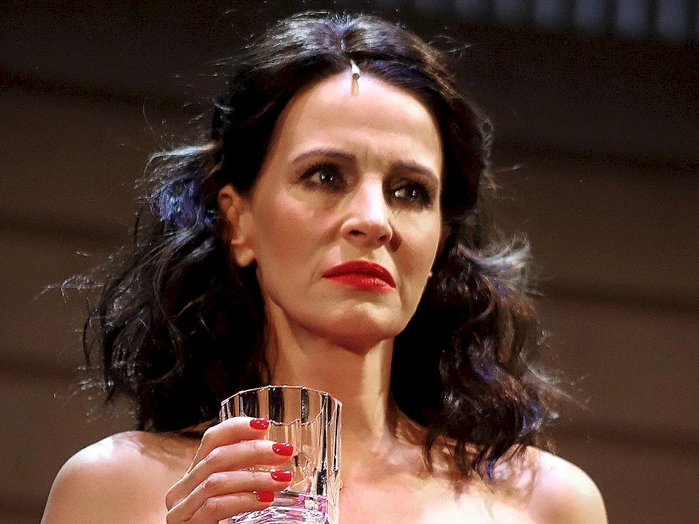 Eugenia Kryukova Schauspielerin