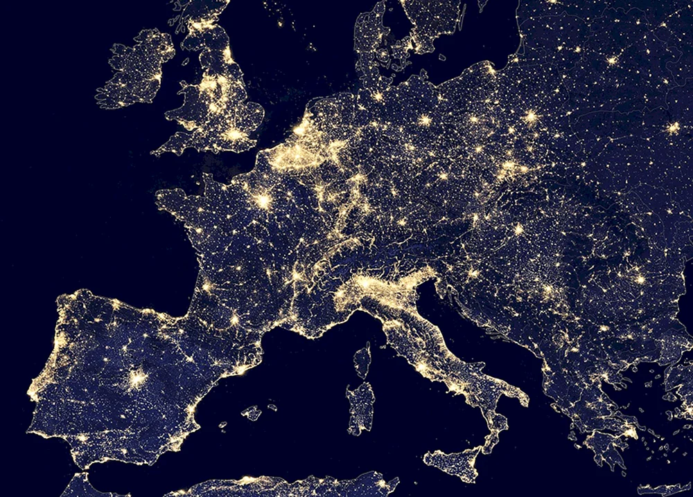 Europa bei Nacht aus dem Weltraum
