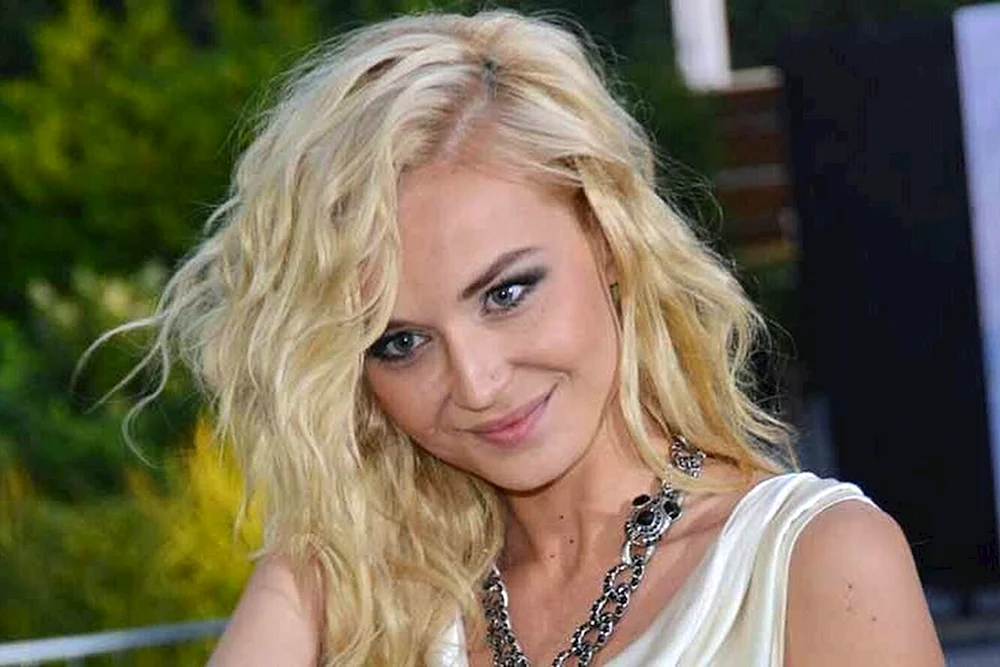 Fabrik der Sterne Polina Gagarina 2003